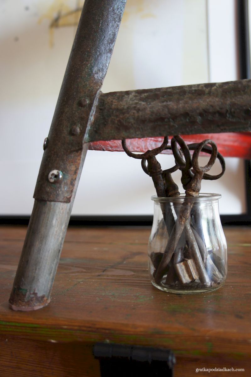 Stolik w stylu loft