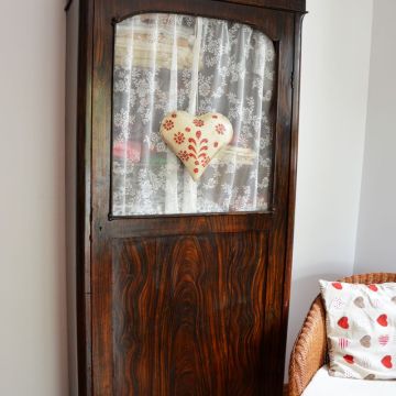 bieliźniarka zwana konfesjonałem