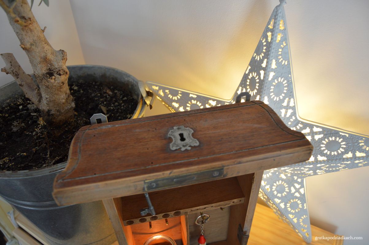 Cząstka przeszłości, czyli jak zmieniając przeznaczenie ratujemy wspomnienia